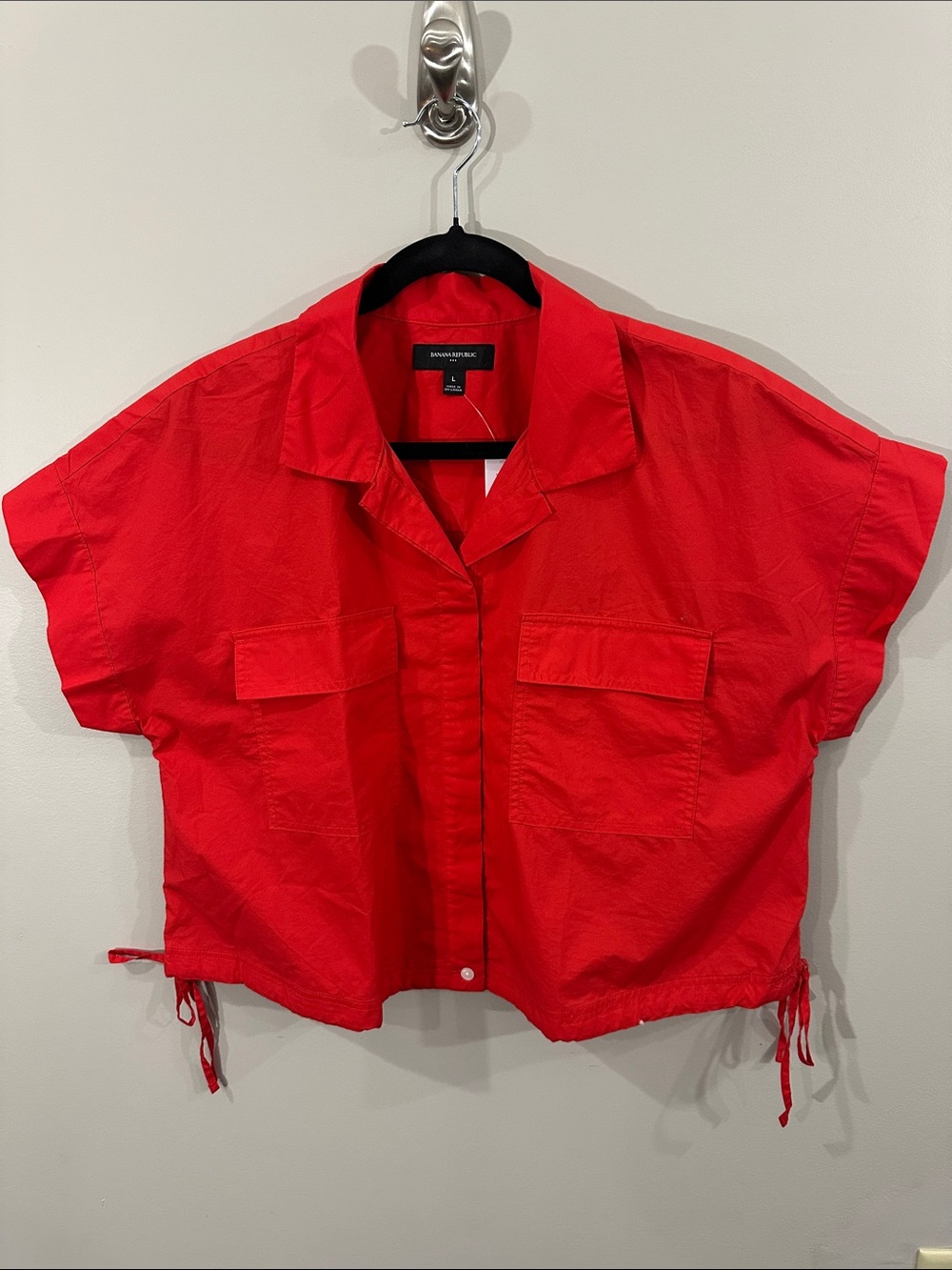 NWT Banana Republic Bright Red Short-Sleeve Button-Front Crop Shirt, Size L